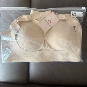 Amour Lift Bra has adjustable lift beige